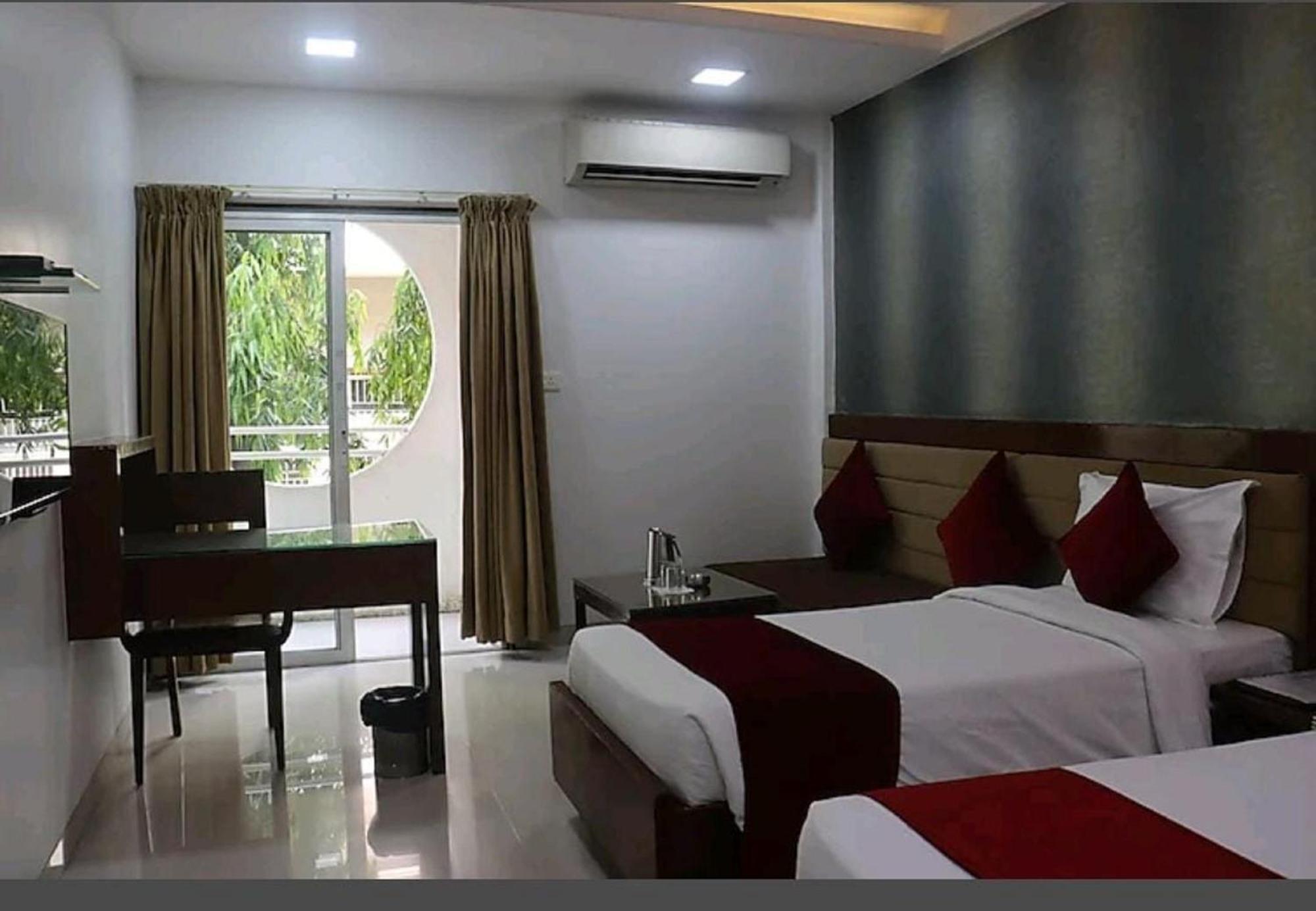 Hotel Raviraj, Chhatrapati Sambhaji Nagar Aurangabad  Exterior photo